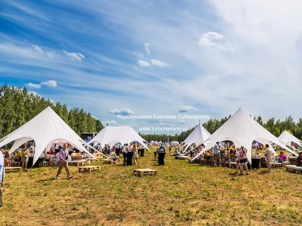 Komunia Zosi — kameralnie w ogrodzie